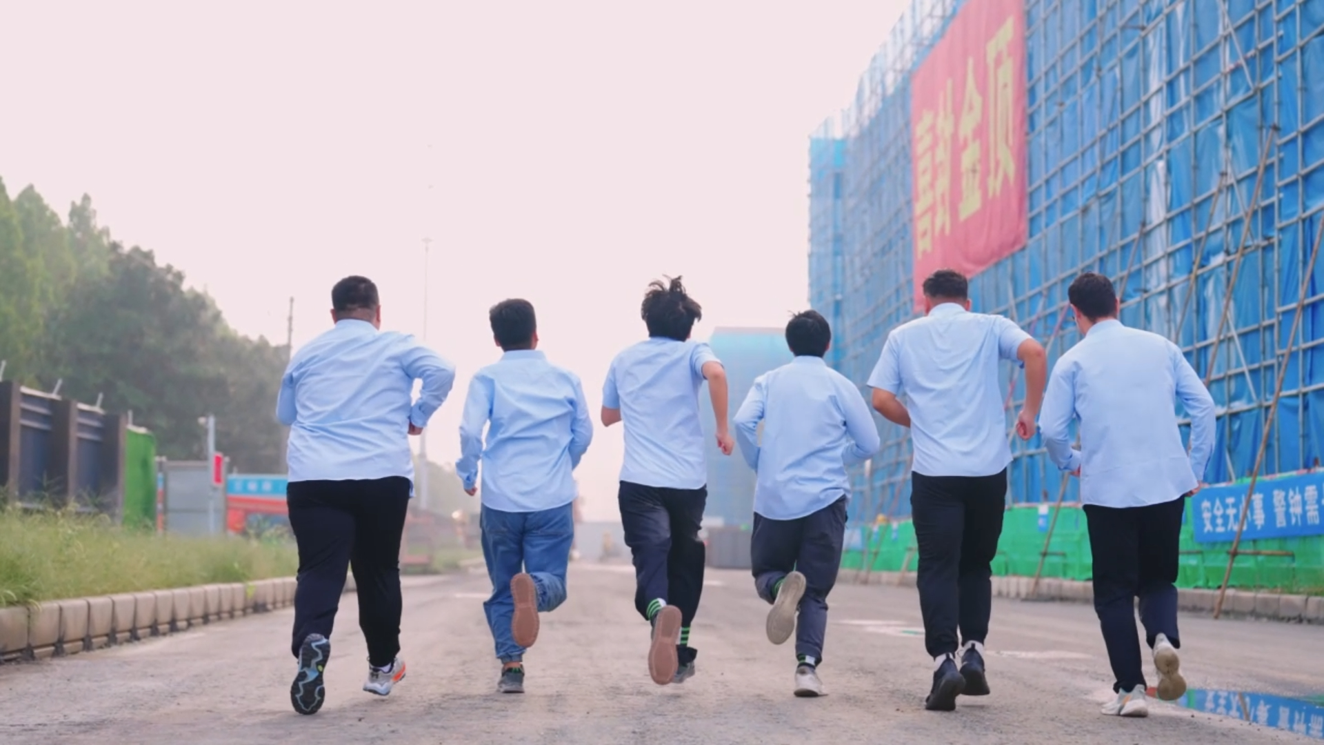 中建八局新型建造新员工宣传片《逐光·新程》